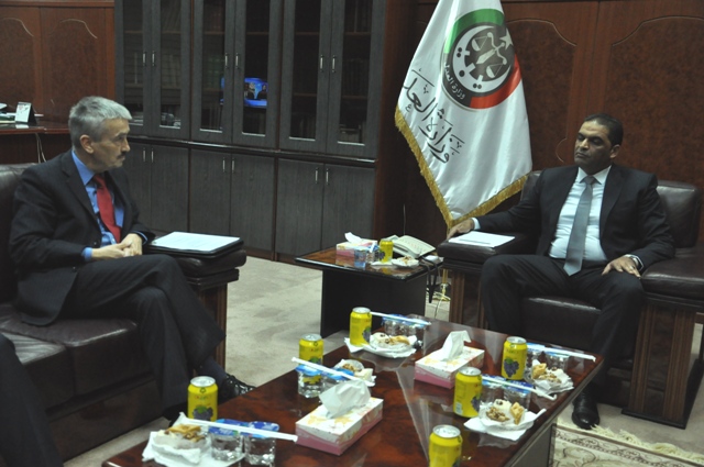 اجتماع السيد وزير العدل بسفير المملكة المتحدة لدى ليبيا ‫(1)‬ ‫‬
