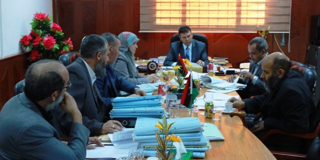 اجتماع لجنة شؤون الموظفين