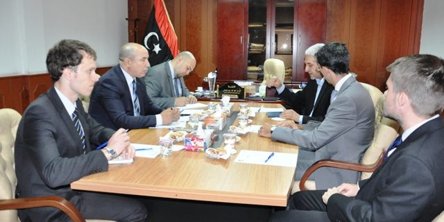 اجتماع ادارة العلاقات مع السفارة البريطانية