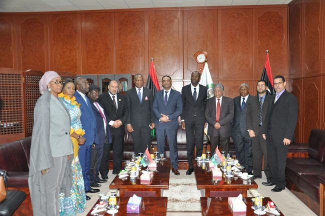 وزير العدل يجتمع بوزير خارجية نيجيريا