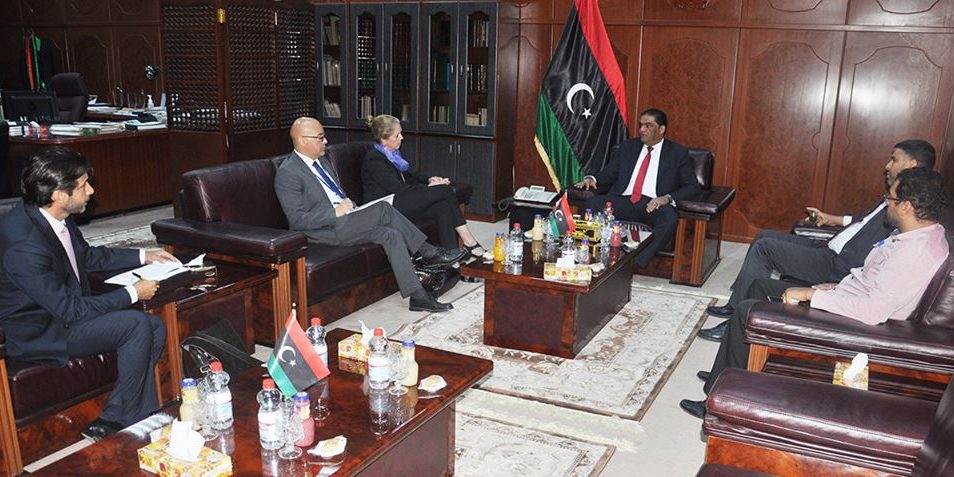 وزير العدل يلتقي نائب ممثل الشؤون السياسية ببعثة الأمم المتحدة في ليبيا1