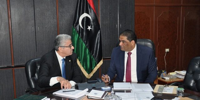 وزيرا العدل والداخلية يبحثان آخر المستجدات (1)