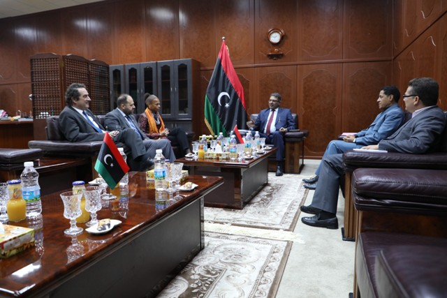 زيارة الصليب الاحمر1