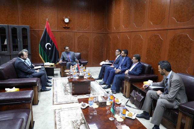 معالي وزير العدل يلتقي ببعثة الصليب الأحمر4