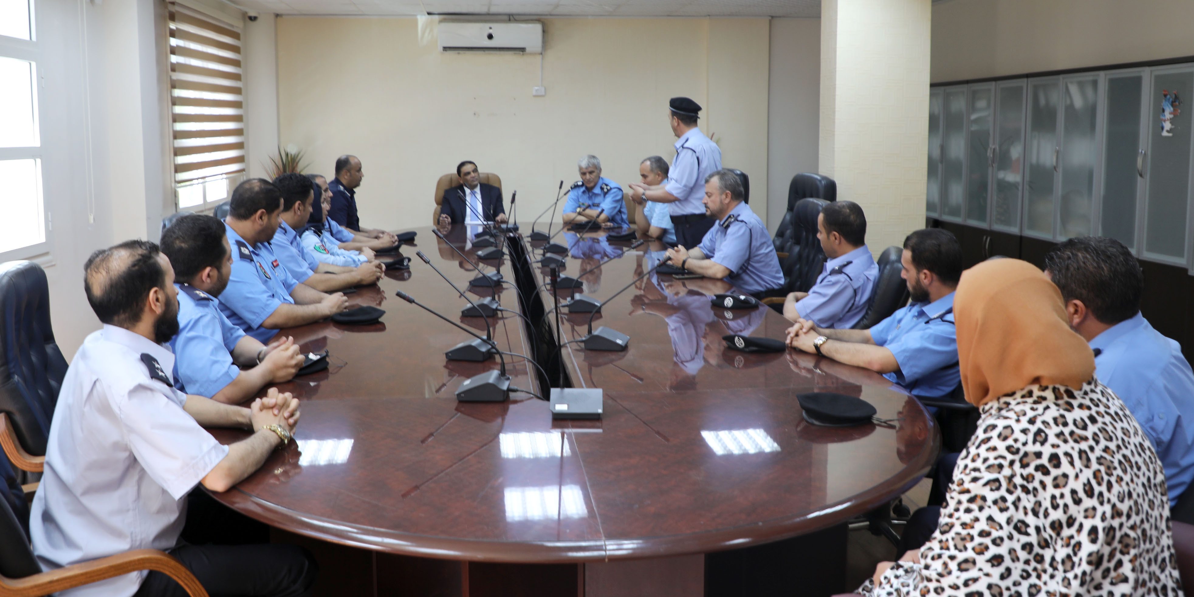 وزير العدل يجتمع بجهاز الشرطة القضائية