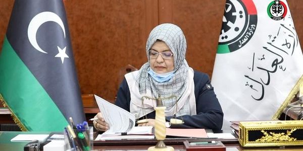 حليمة إبراهيم عبد الرحمن تستلم مهامها وزيرة للعدل بحكومة الوحدة الوطنية