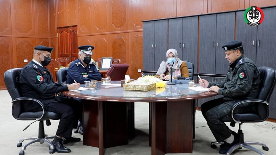 وزيرة العدل تلتقي رئيس جهاز الشرطة القضائية