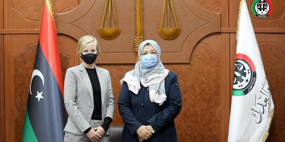 وزيرة العدل حليمة إبراهيم تستقبل نائبة سفير المملكة الهولندية لدى ليبيا. 2