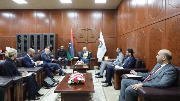 معالي وزيرة العدل تستقبل المدعي العام للمحكمة الجنائية الدولية