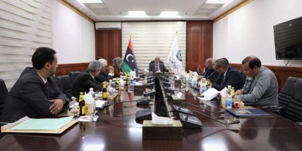 إجتماع فخامة عضو المجلس الرئاسي ووزيرة العدل بأعضاء لجنة صياغة قانون المصالحة الوطنية. 8